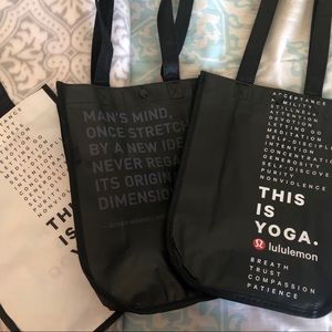 Lululemon totes